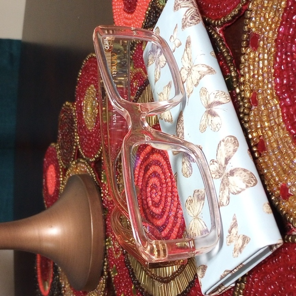 Quay Yada Yada Blue Light Glasses - Picture 6 of 17